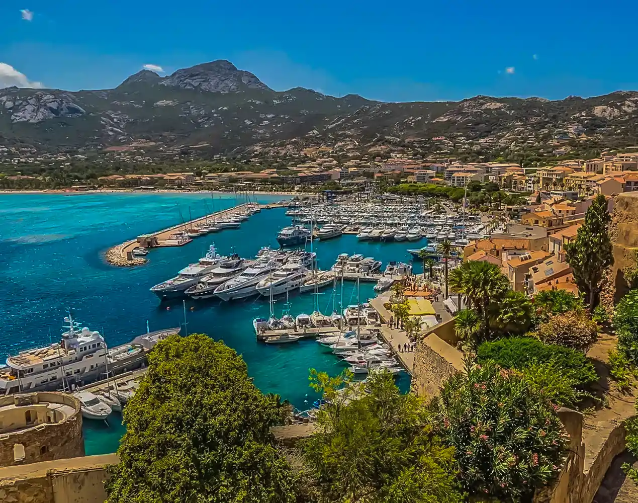a deux pas de la mer et des plages de calvi la belle vie