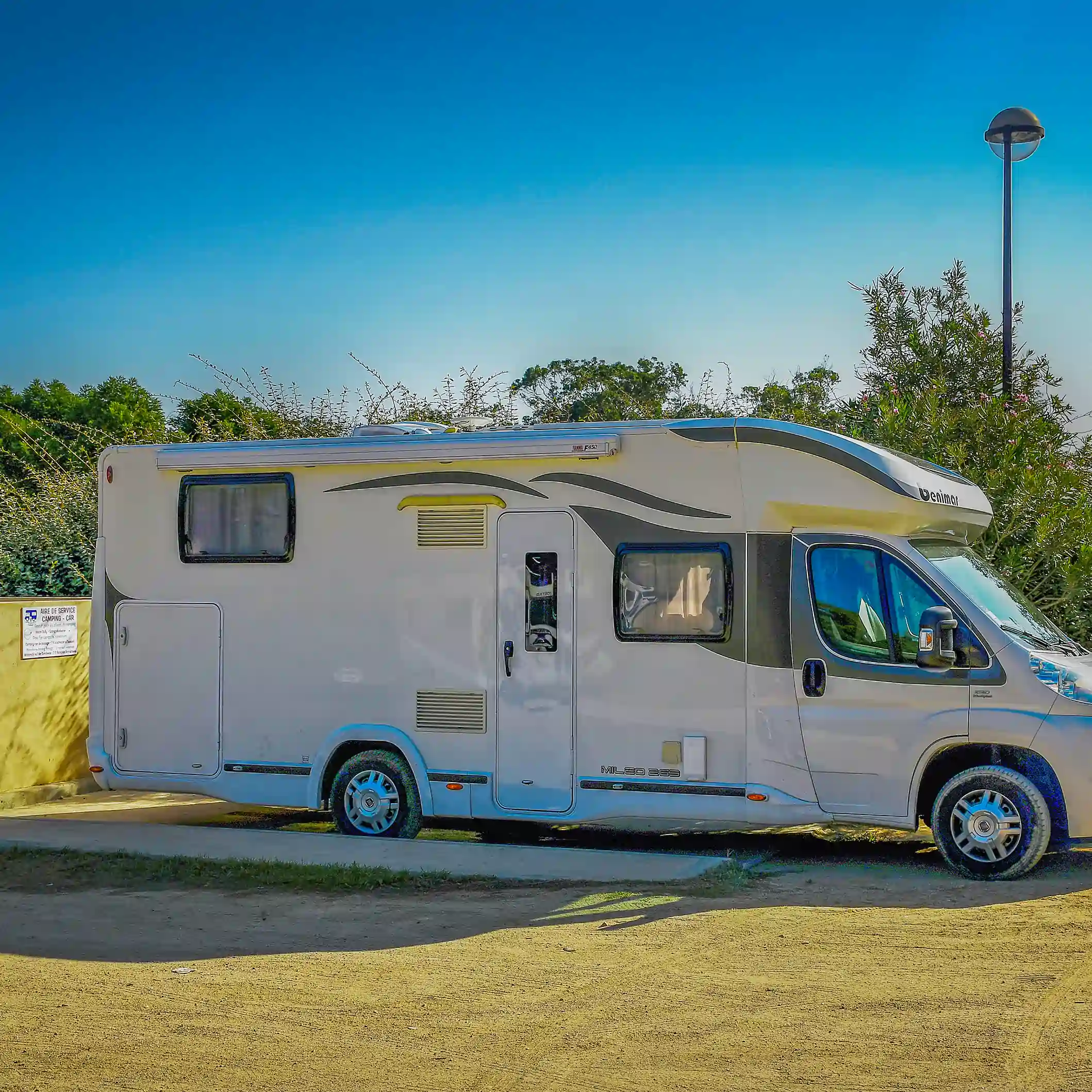 aire complete de services pour les camping cars camping bella vista calvi corse