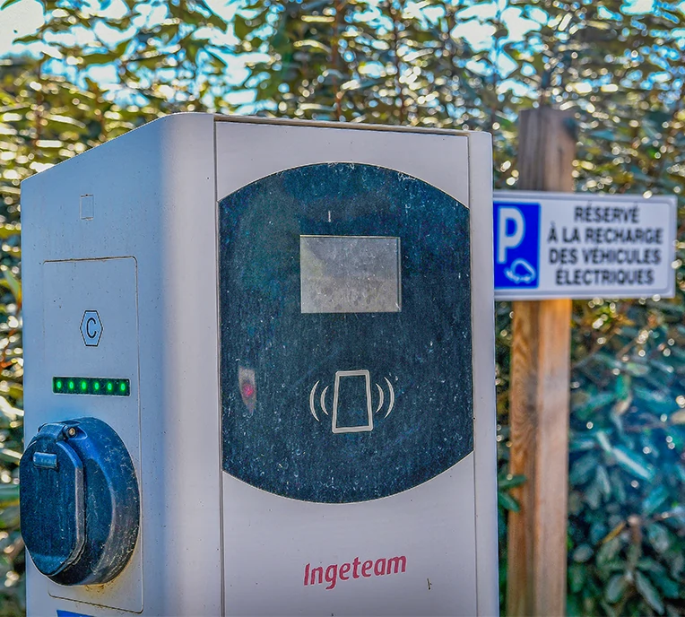 bornes de recharge camping bella vista