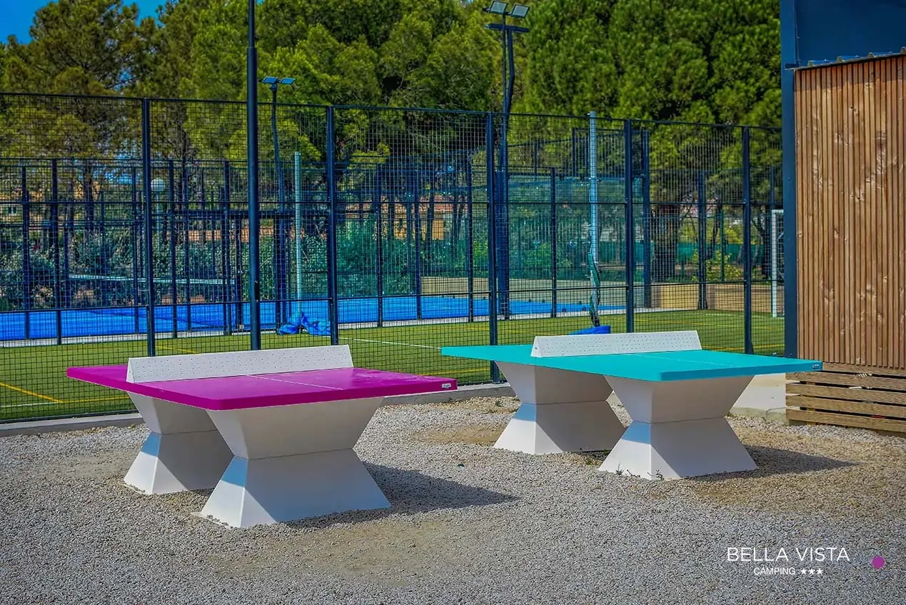 terrain multi sports et padel au bella vista pastilles logo